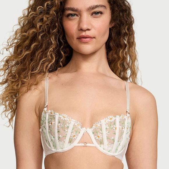 Victoria's Secret Daisy Chain Embroidery Balconette Bra & Thong Panty Set - Picture 2 of 6